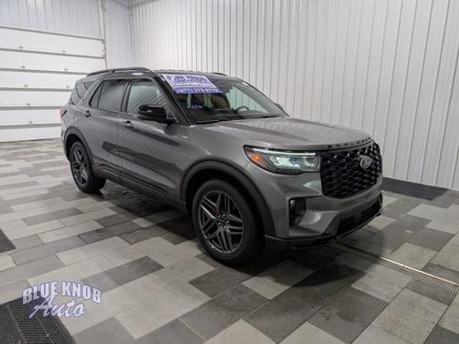 Carbonized Gray Metallic 2025 Ford Explorer ST-Line