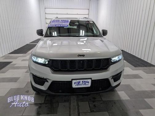 Silver Zynith 2023 Jeep Grand Cherokee Limited
