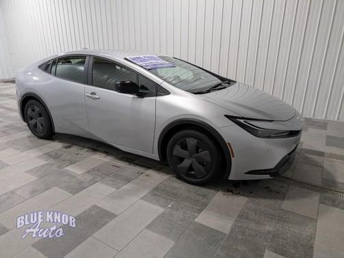 2025 Toyota Prius LE