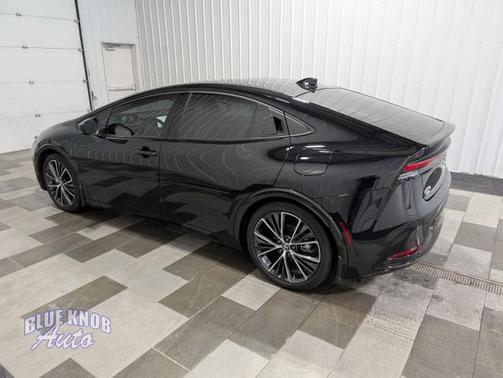 2025 Toyota Prius XLE