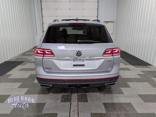 Pyrite Silver Metallic 2022 Volkswagen Atlas 3.6L SE w/Technology