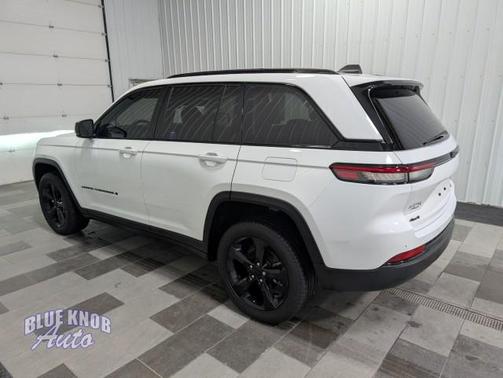 Bright White Clearcoat 2023 Jeep Grand Cherokee Limited
