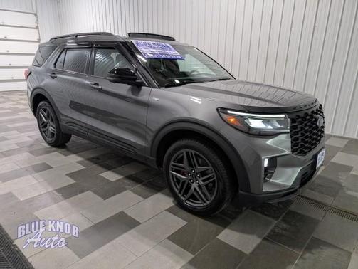 Carbonized Gray Metallic 2025 Ford Explorer ST-Line