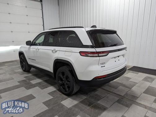 2022 Jeep Grand Cherokee Altitude