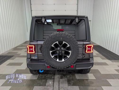 Granite Crystal Metallic Clearcoat 2025 Jeep Wrangler 4xe Rubicon