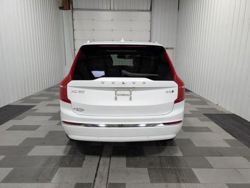 2024 Volvo XC90 B5 Plus Bright Theme