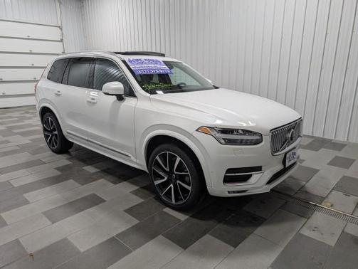 2024 Volvo XC90 B5 Plus Bright Theme