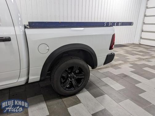 2024 RAM 1500 Classic Warlock Crew Cab 4x4 5'7' Box