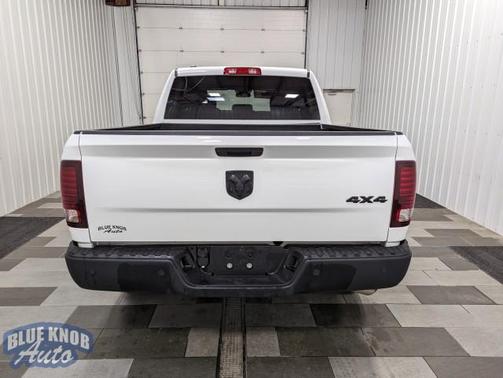 2024 RAM 1500 Classic Warlock Crew Cab 4x4 5'7' Box