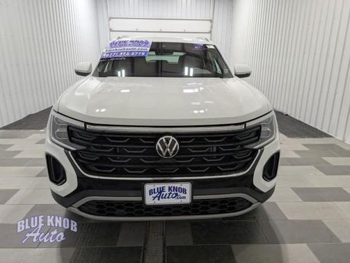 2025 Volkswagen Atlas Cross Sport 2.0T SE w/Technology 4MOTION