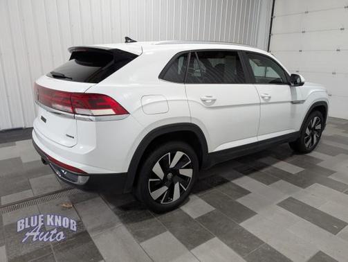 2025 Volkswagen Atlas Cross Sport 2.0T SE w/Technology 4MOTION