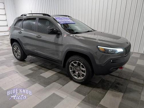Sting-Gray Clearcoat 2022 Jeep Cherokee Trailhawk