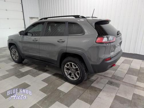 Sting-Gray Clearcoat 2022 Jeep Cherokee Trailhawk