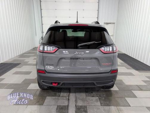 Sting-Gray Clearcoat 2022 Jeep Cherokee Trailhawk