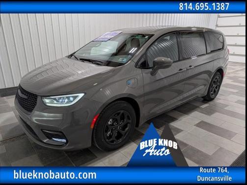 2022 Chrysler Pacifica Hybrid Touring L