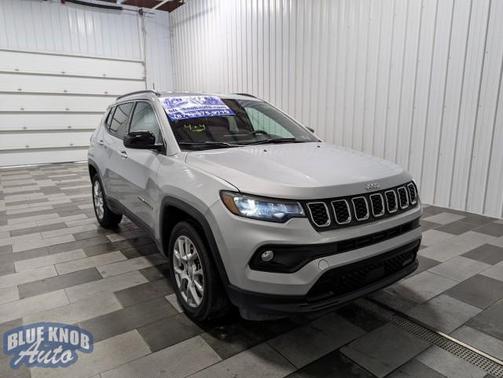 2024 Jeep Compass Latitude Lux