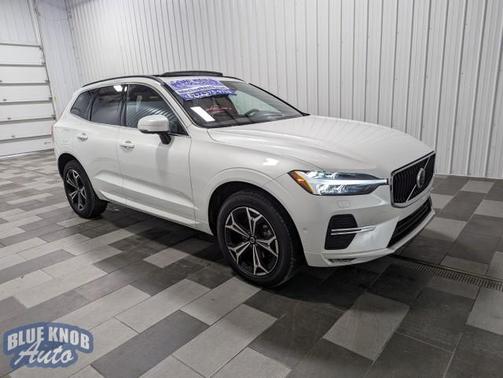2022 Volvo XC60 B5 Momentum