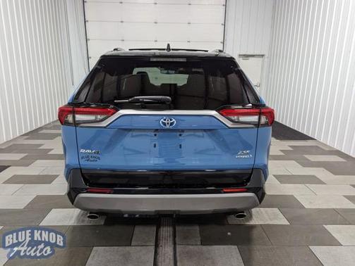 2022 Toyota RAV4 Hybrid SE