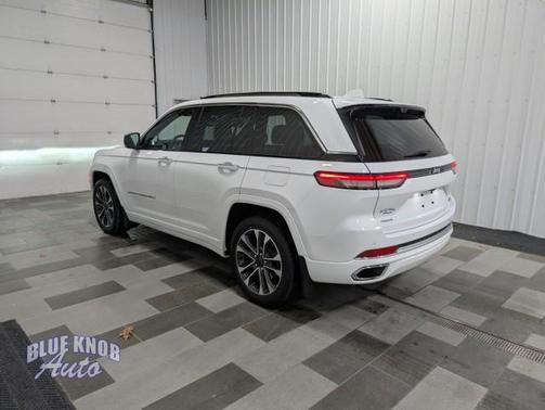 2022 Jeep Grand Cherokee Overland