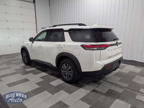 2024 Nissan Pathfinder SV 4WD