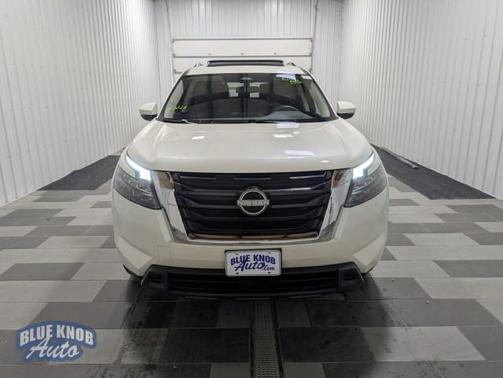 2024 Nissan Pathfinder SV 4WD