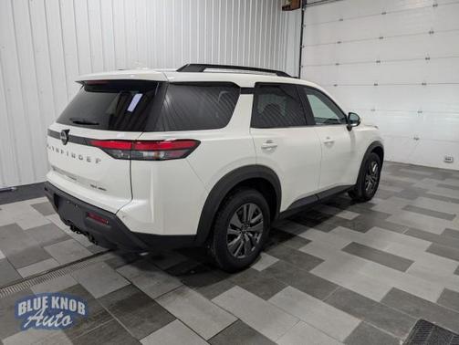 2024 Nissan Pathfinder SV 4WD