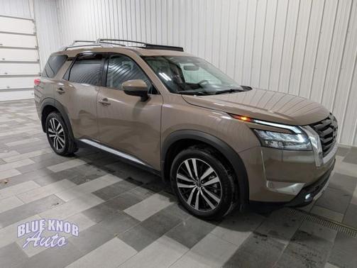 2025 Nissan Pathfinder Platinum 4WD