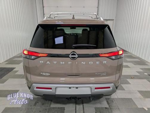 2025 Nissan Pathfinder Platinum 4WD