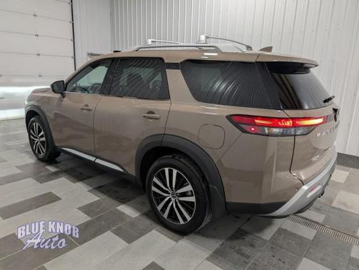 2025 Nissan Pathfinder Platinum 4WD