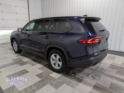 2025 Toyota Highlander LE