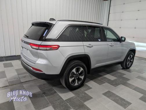 Silver Zynith 2024 Jeep Grand Cherokee 4xe Base