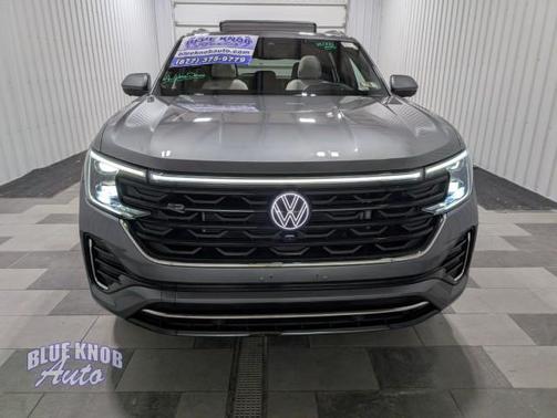 2024 Volkswagen Atlas Cross Sport 2.0T SEL Premium