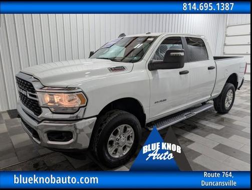 Bright White Clearcoat 2024 RAM 2500 Big Horn Crew Cab 4x4 6'4' Box