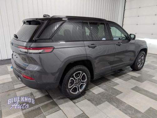 2022 Jeep Grand Cherokee 4xe Trailhawk