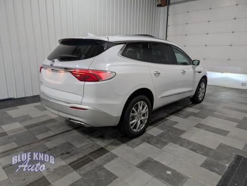 2023 Buick Enclave Essence AWD