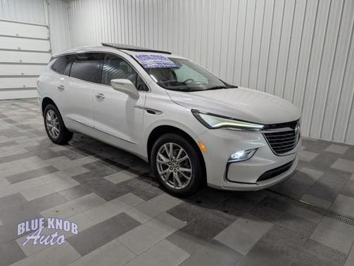 2023 Buick Enclave Essence AWD