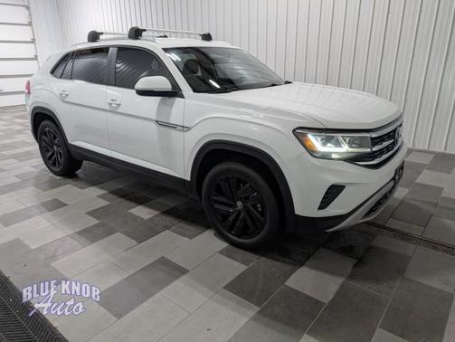 Pure White 2023 Volkswagen Atlas Cross Sport 3.6L V6 SE w/Technology