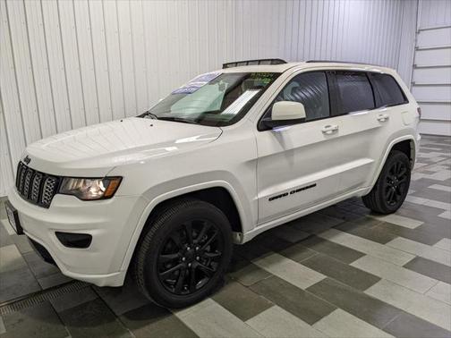 Photo 1 of 20 of 2021 Jeep Grand Cherokee Laredo