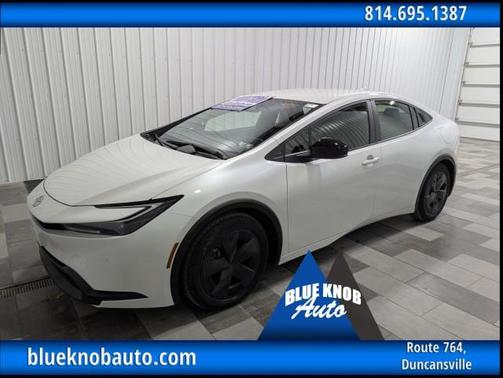 2025 Toyota Prius LE