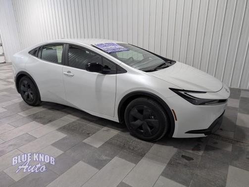 2025 Toyota Prius LE