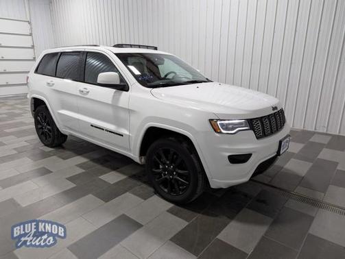 2022 Jeep Grand Cherokee Laredo