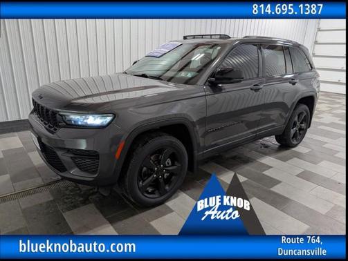 Baltic Gray Metallic Clearcoat 2023 Jeep Grand Cherokee Altitude