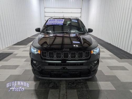 Diamond Black Crystal Pearlcoat 2025 Jeep Compass Latitude