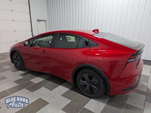 2025 Toyota Prius LE