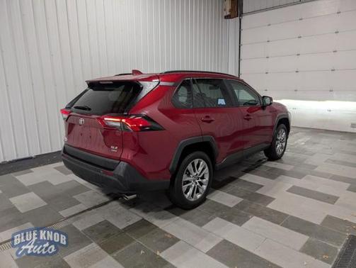 2025 Toyota RAV4 XLE Premium