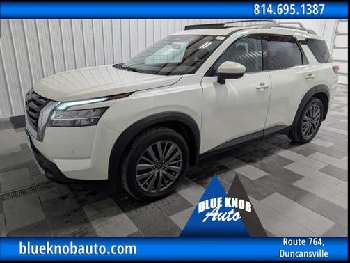 Pearl White Tricoat 2023 Nissan Pathfinder SL