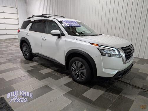 Everest White Pearl Tricoat 2025 Nissan Pathfinder SV 4WD