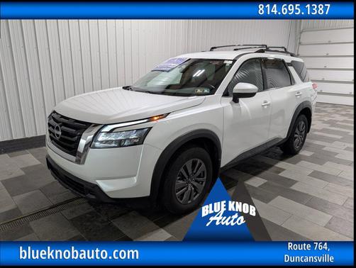 Everest White Pearl Tricoat 2025 Nissan Pathfinder SV 4WD