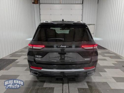 2023 Jeep Grand Cherokee Summit