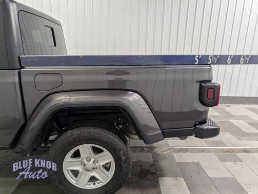 2022 Jeep Gladiator Sport S